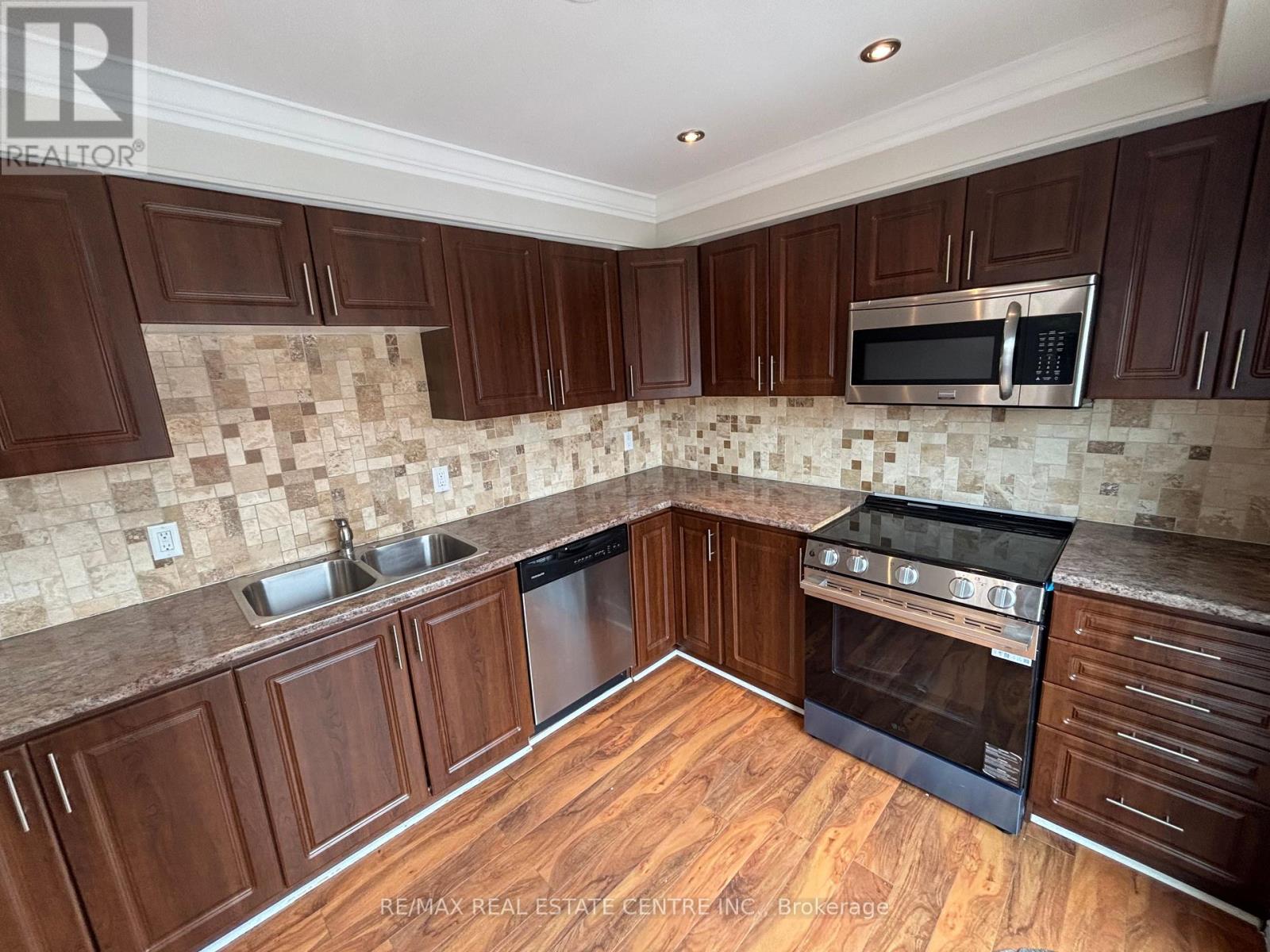 9 - 29 Heritage Drive, Hamilton (Stoney Creek), Ontario  L8G 4T4 - Photo 7 - X13165024