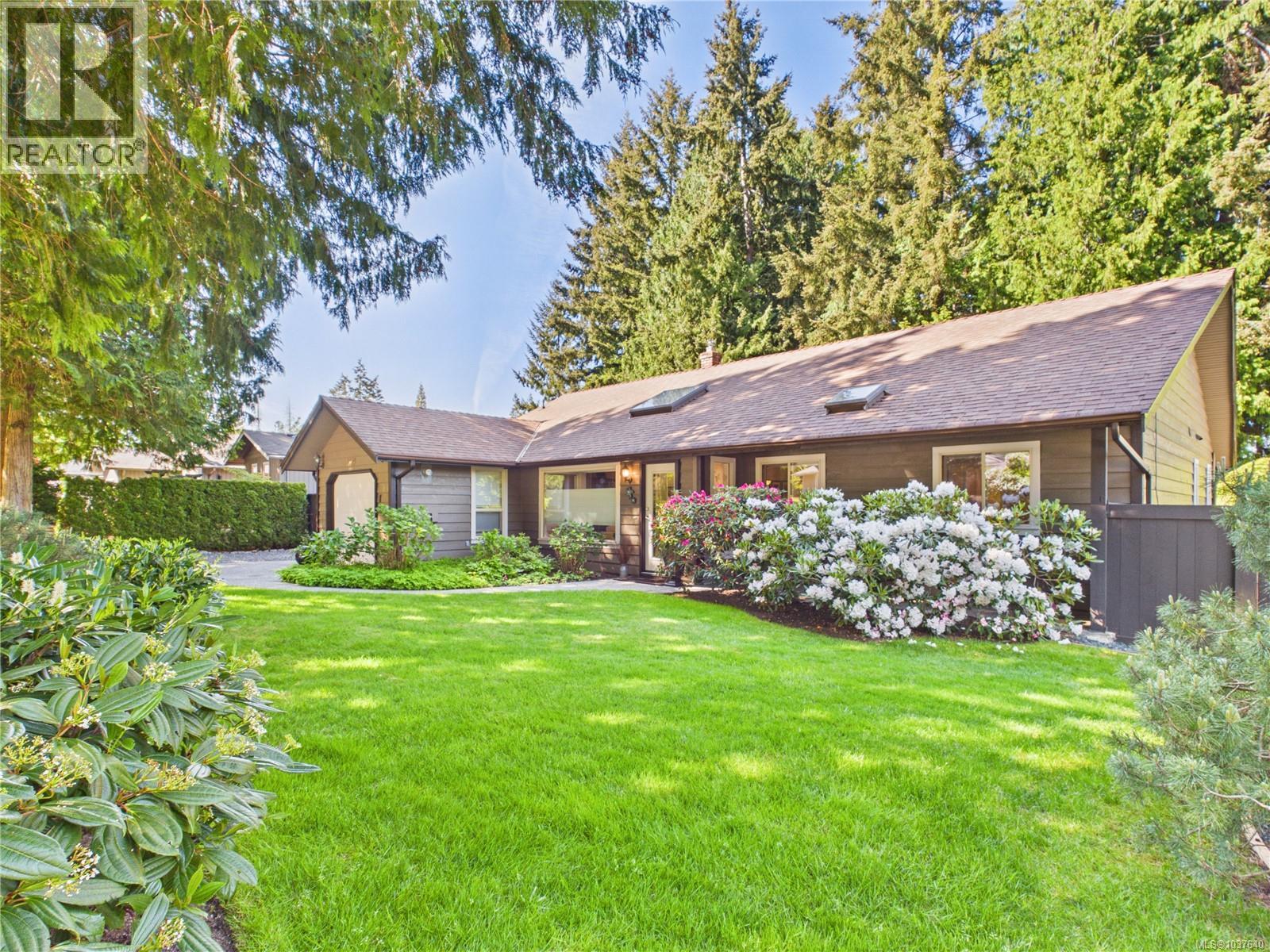1179 Clubhouse Dr, Qualicum Beach, British Columbia  V9K 1C4 - Photo 1 - 1037640
