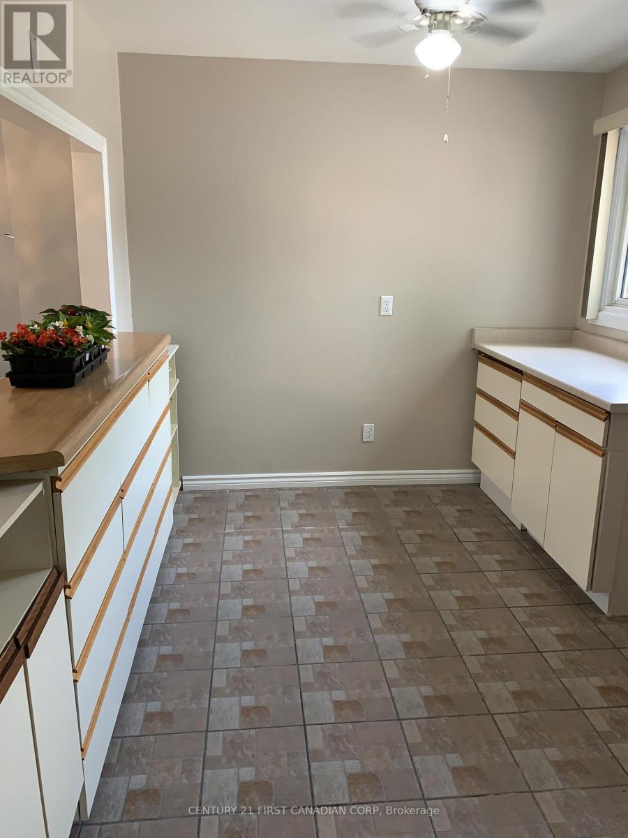 54 - 51 Sholto Drive, London South, Ontario  N6E 2H9 - Photo 3 - X13165086