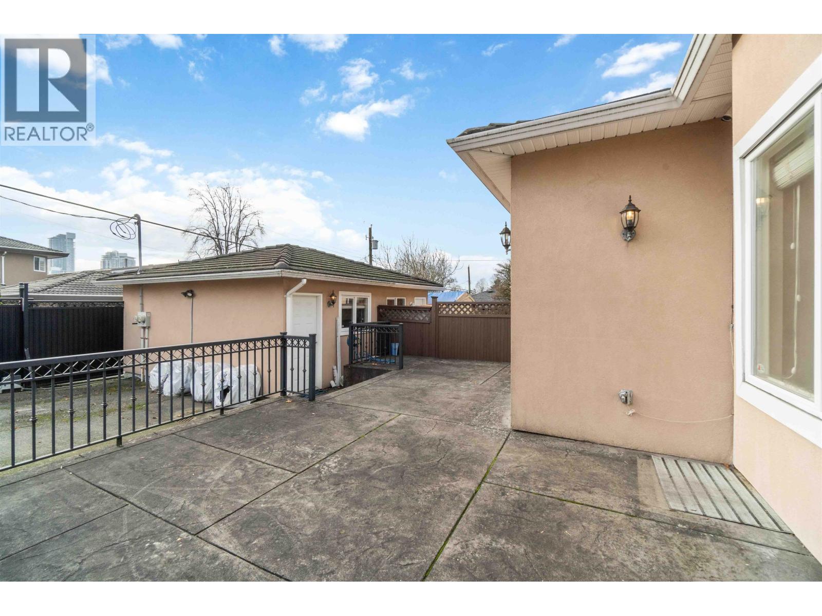 Listing image 18