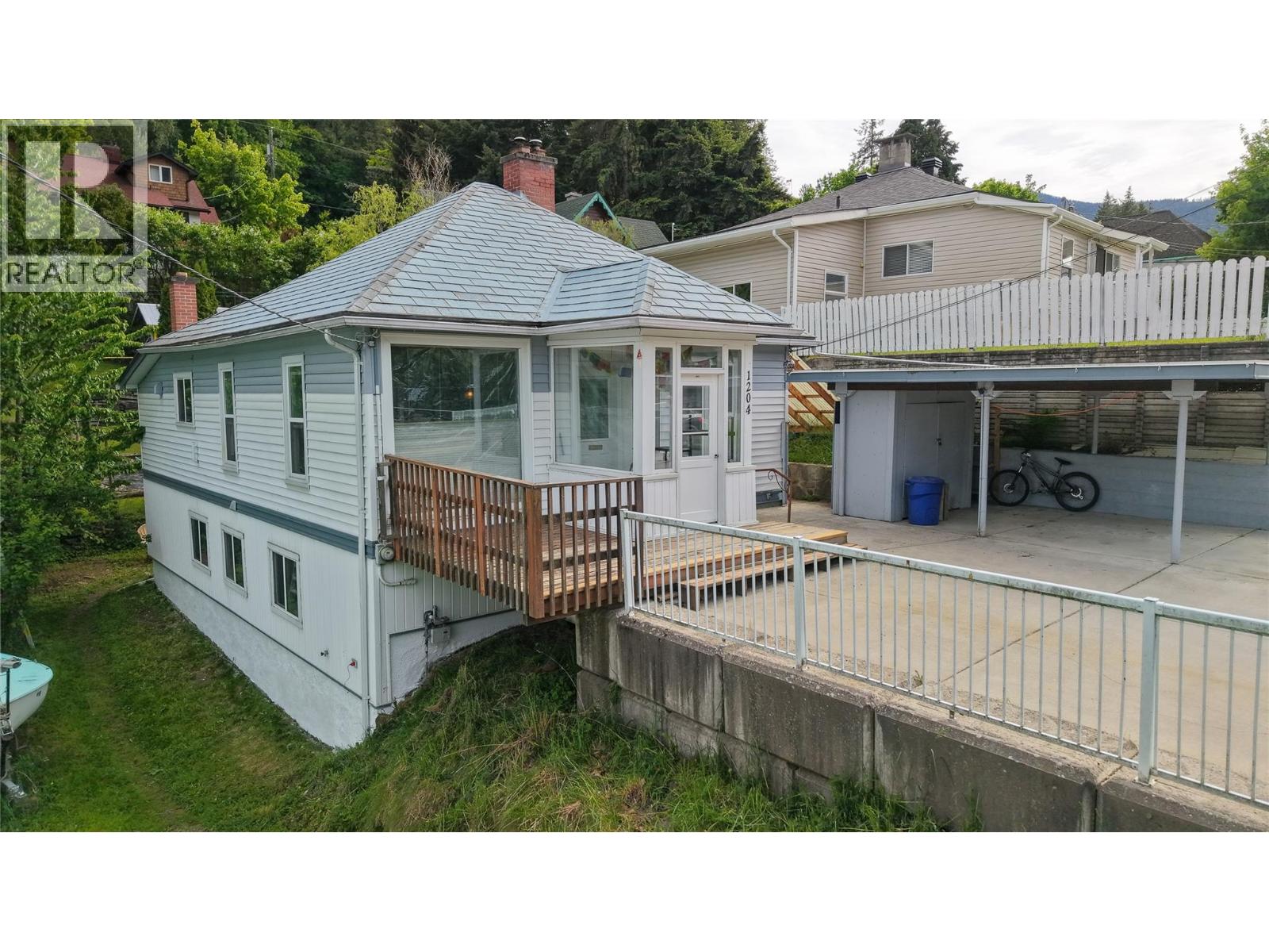 1204 FRONT Street, nelson, British Columbia