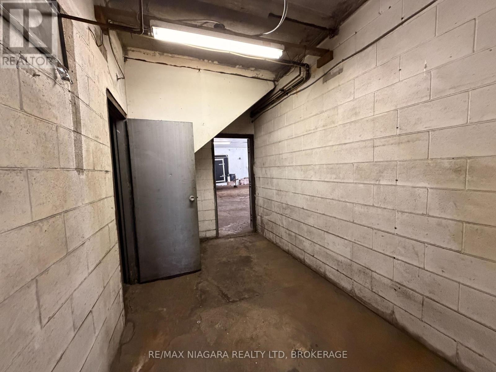 5397 Forsythe Street, Niagara Falls (Clifton Hill), Ontario  L2G 1M1 - Photo 13 - X13165066