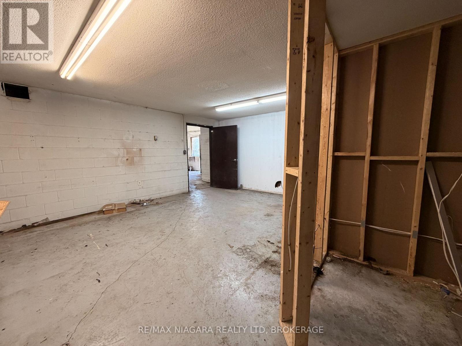 5397 Forsythe Street, Niagara Falls (Clifton Hill), Ontario  L2G 1M1 - Photo 15 - X13165066