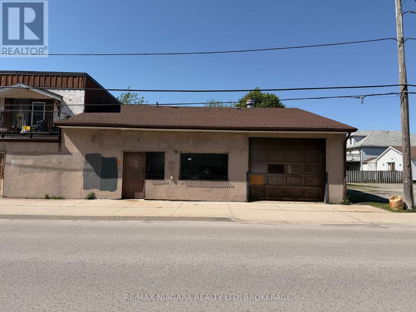 5397 Forsythe Street, Niagara Falls (Clifton Hill), Ontario  L2G 1M1 - Photo 3 - X13165066
