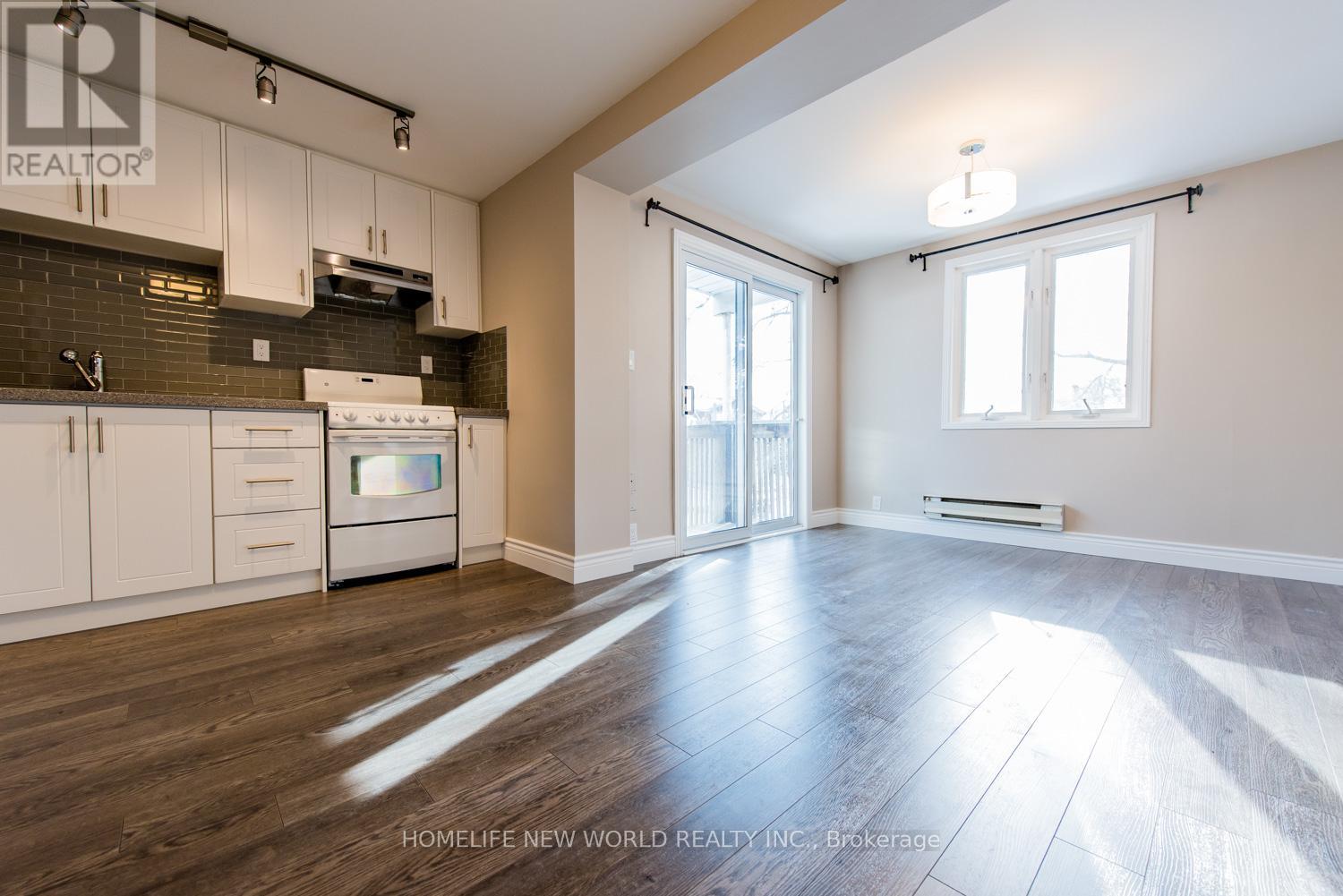 2 - 258 KENILWORTH AVENUE, Toronto, Ontario