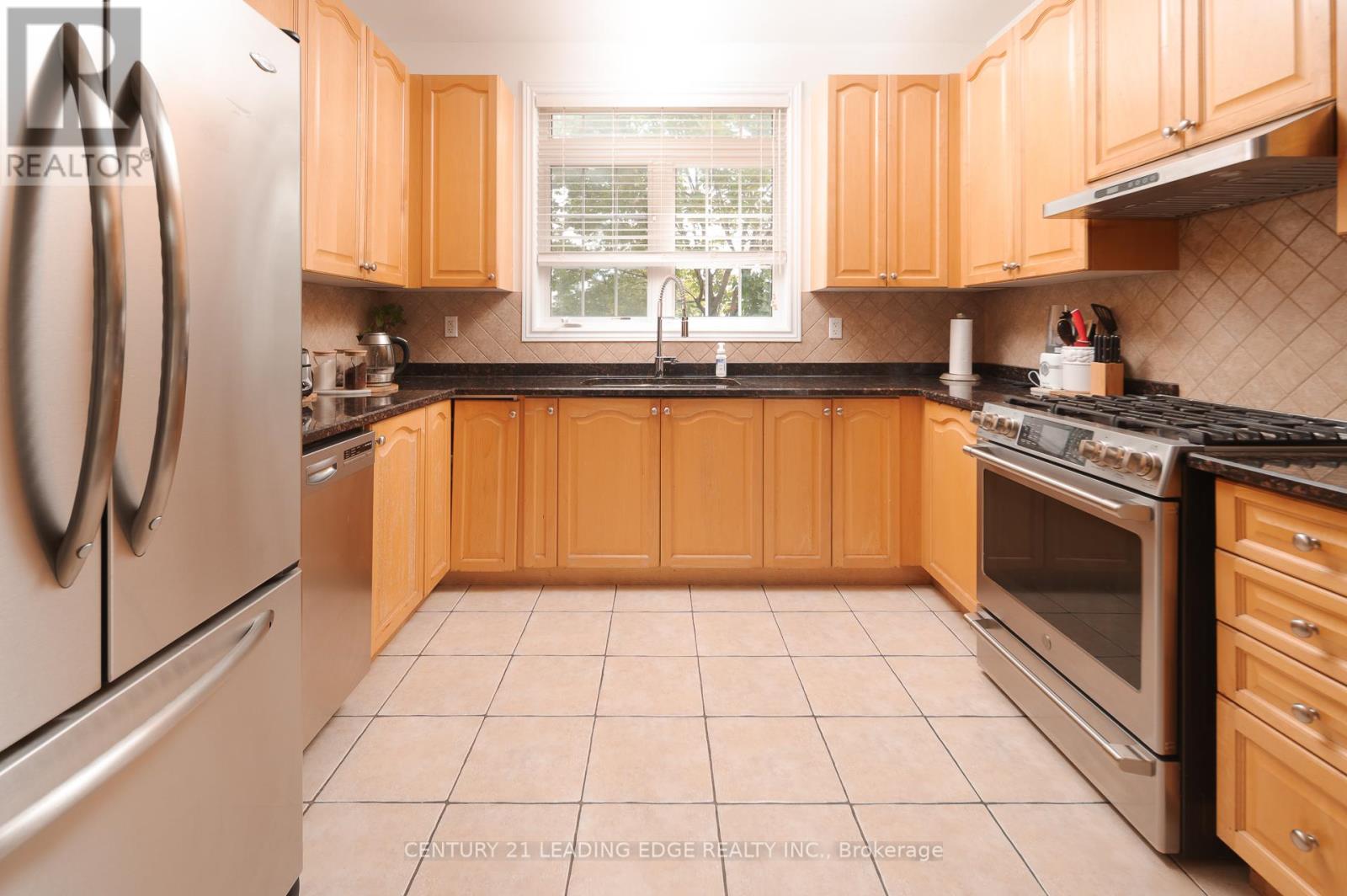 26 Huntspoint Drive, Brampton, Ontario  L6P 2E7 - Photo 17 - W13164874