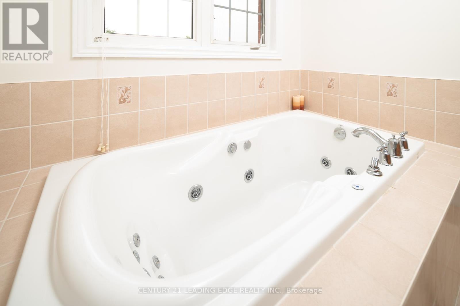 26 Huntspoint Drive, Brampton, Ontario  L6P 2E7 - Photo 32 - W13164874
