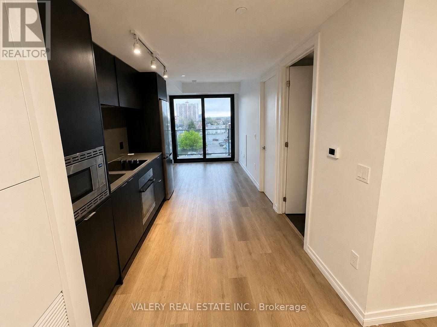 528 - 1 Jarvis Street, Hamilton, Ontario L8R 3J2 - Photo 2 - X13143750
