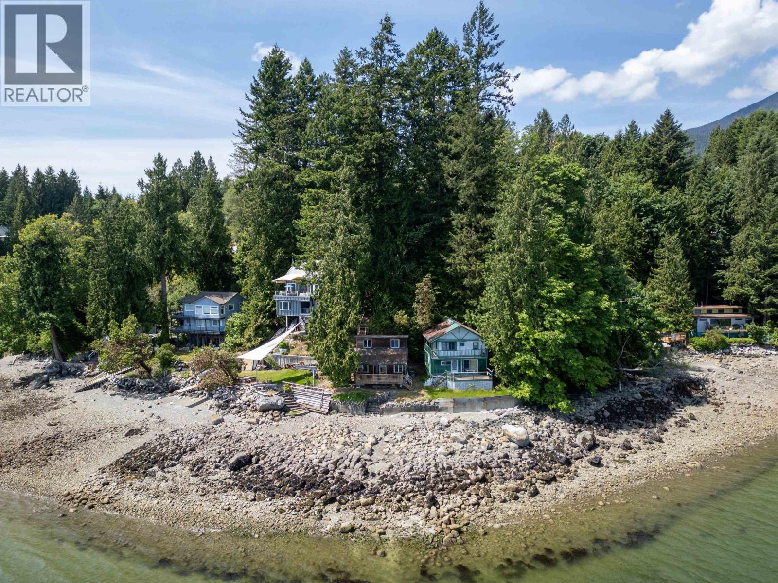 1498 Tideview Road, Gibsons, British Columbia  V0N 1V6 - Photo 1 - R3127100