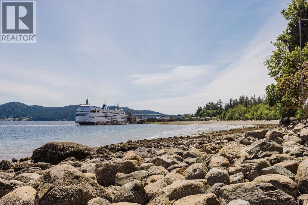 1498 Tideview Road, Gibsons, British Columbia  V0N 1V6 - Photo 30 - R3127100