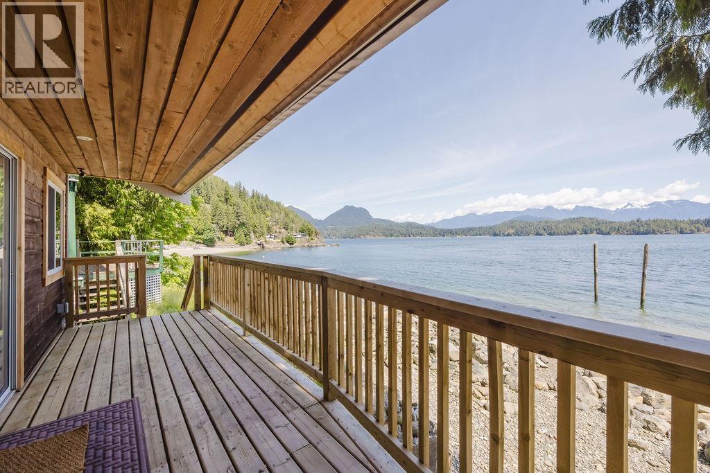 1498 Tideview Road, Gibsons, British Columbia  V0N 1V6 - Photo 25 - R3127100