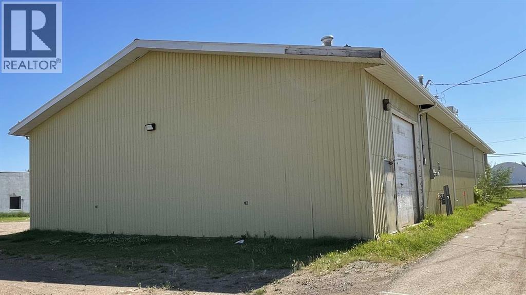 9902 98 Street, High Level, Alberta  T0H 1Z0 - Photo 4 - A2314071