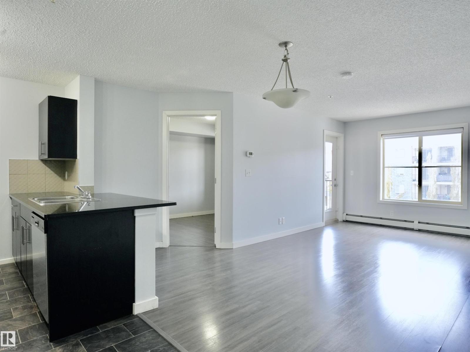 #320 5816 Mullen Pl NW, Edmonton, Alberta  T6R 0W3 - Photo 3 - E4489548