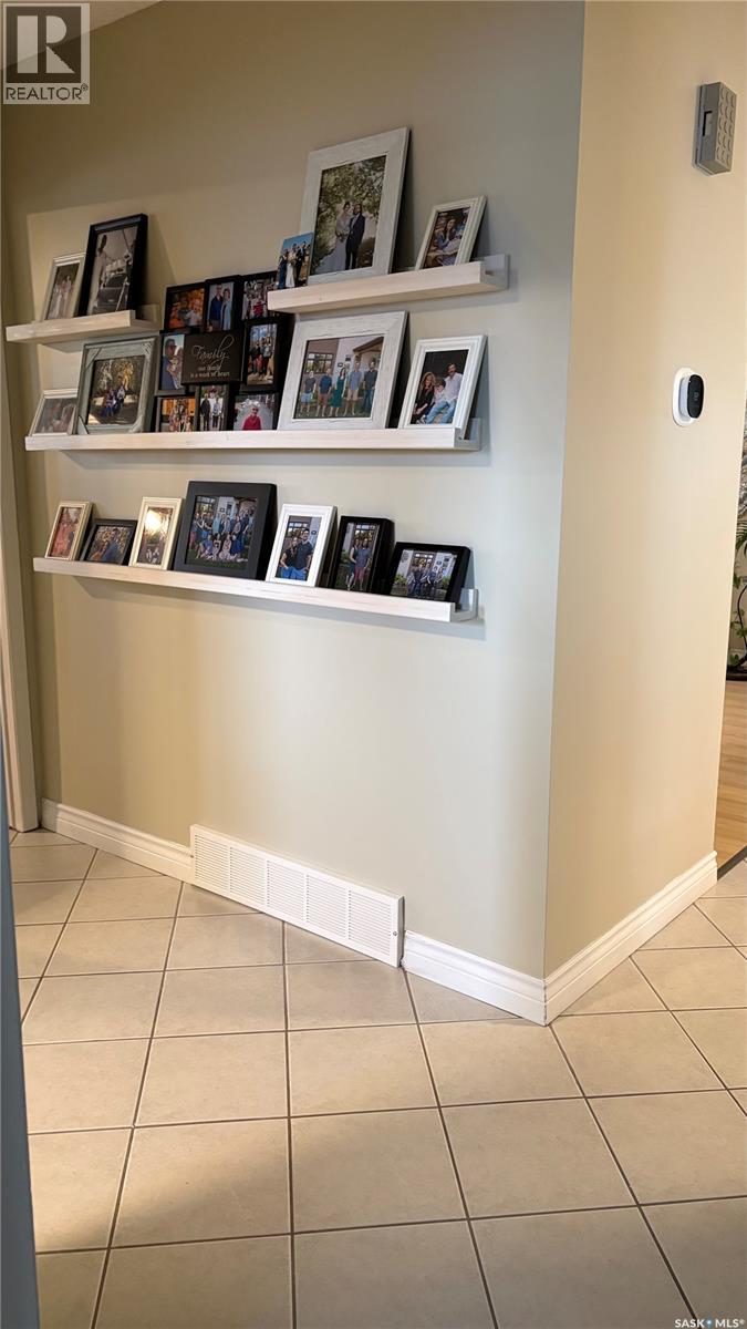 303 Currie Crescent, Strasbourg, Saskatchewan  S0G 4V0 - Photo 11 - SK036828