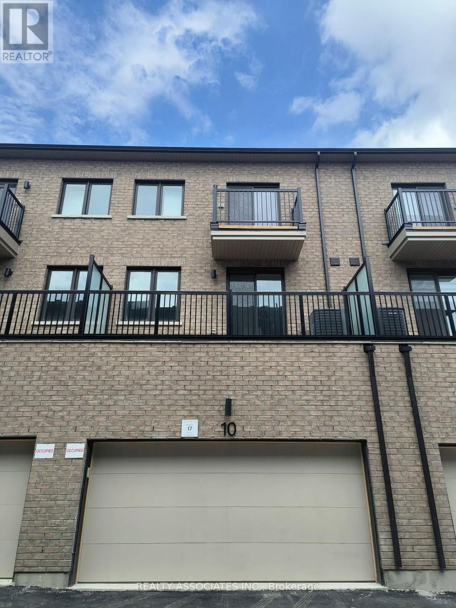 10 Victor Metcalf Lane, Richmond Hill, Ontario L4B 0J7 - Photo 2 - N13165072