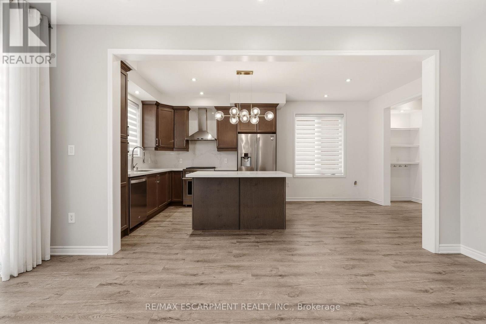 1364 Sycamore Garden, Milton, Ontario L9E 1R3 - Photo 11 - W13165032