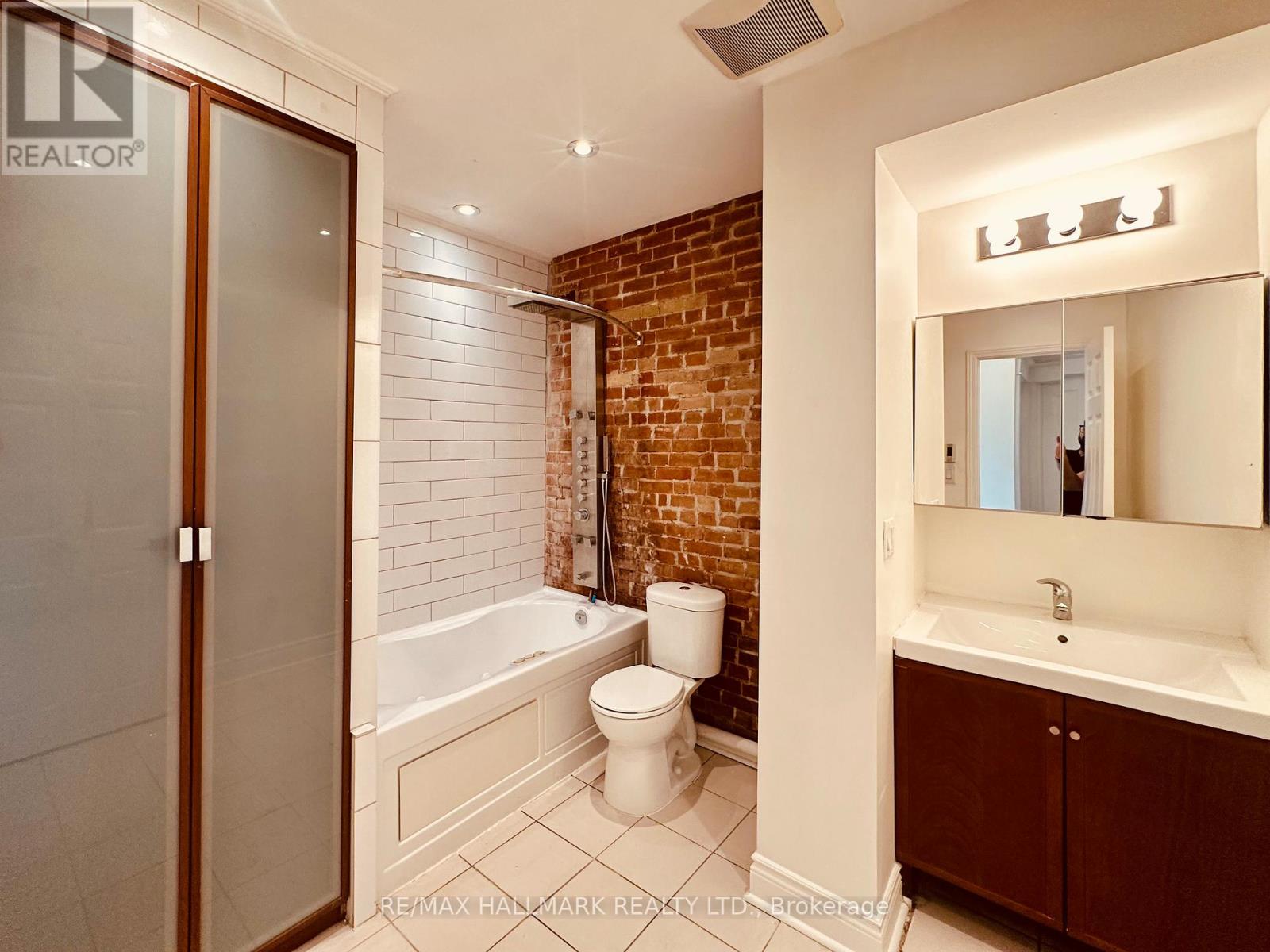 4 - 20 Triller Avenue, Toronto, Ontario  M6K 3B8 - Photo 13 - W13165078