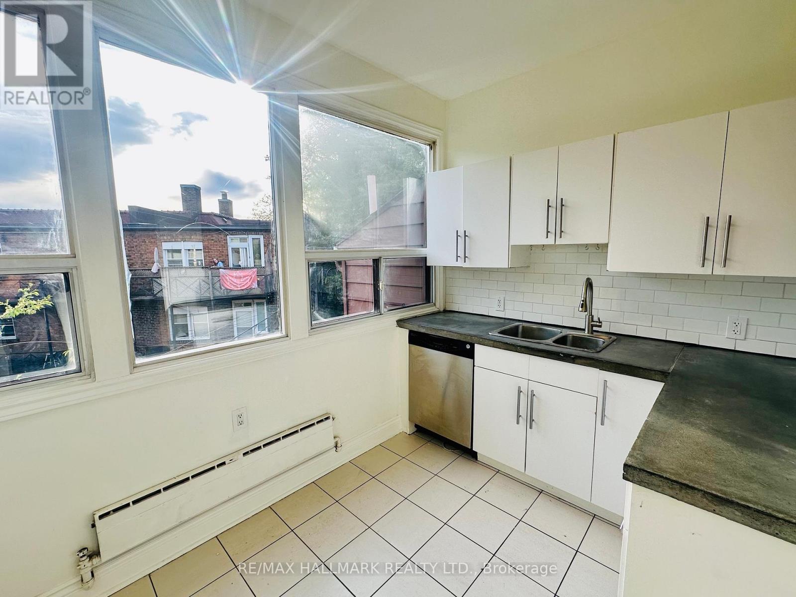 4 - 20 Triller Avenue, Toronto, Ontario  M6K 3B8 - Photo 16 - W13165078