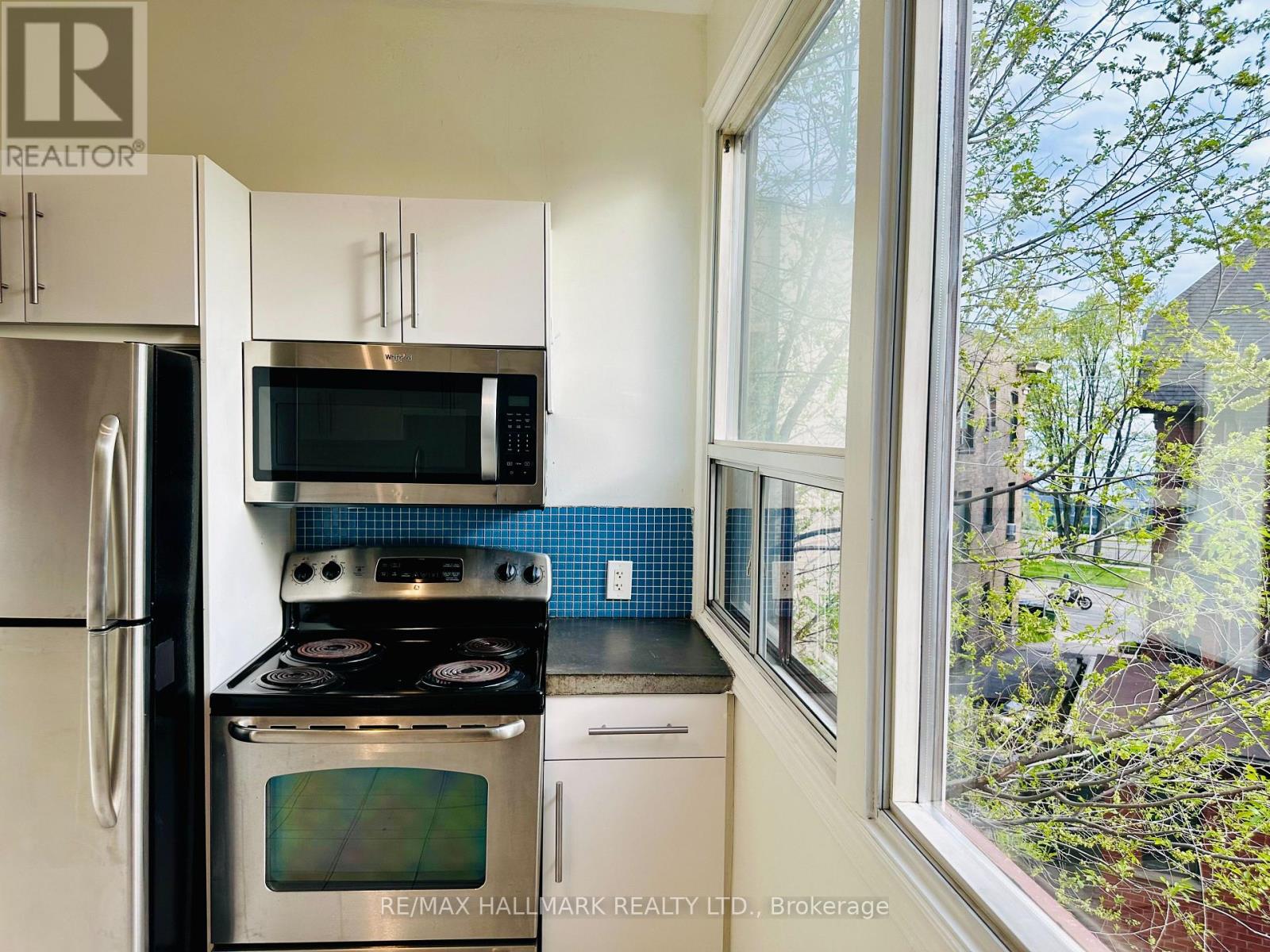 4 - 20 Triller Avenue, Toronto, Ontario  M6K 3B8 - Photo 18 - W13165078