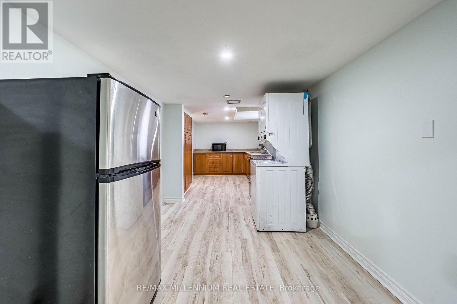 271 Thistle Down Boulevard W, Toronto (Thistletown-Beaumonde Heights), Ontario  M9V 1K6 - Photo 34 - W13165110