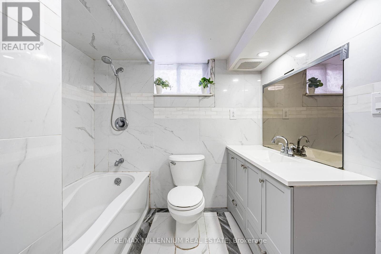 271 Thistle Down Boulevard W, Toronto (Thistletown-Beaumonde Heights), Ontario  M9V 1K6 - Photo 46 - W13165110