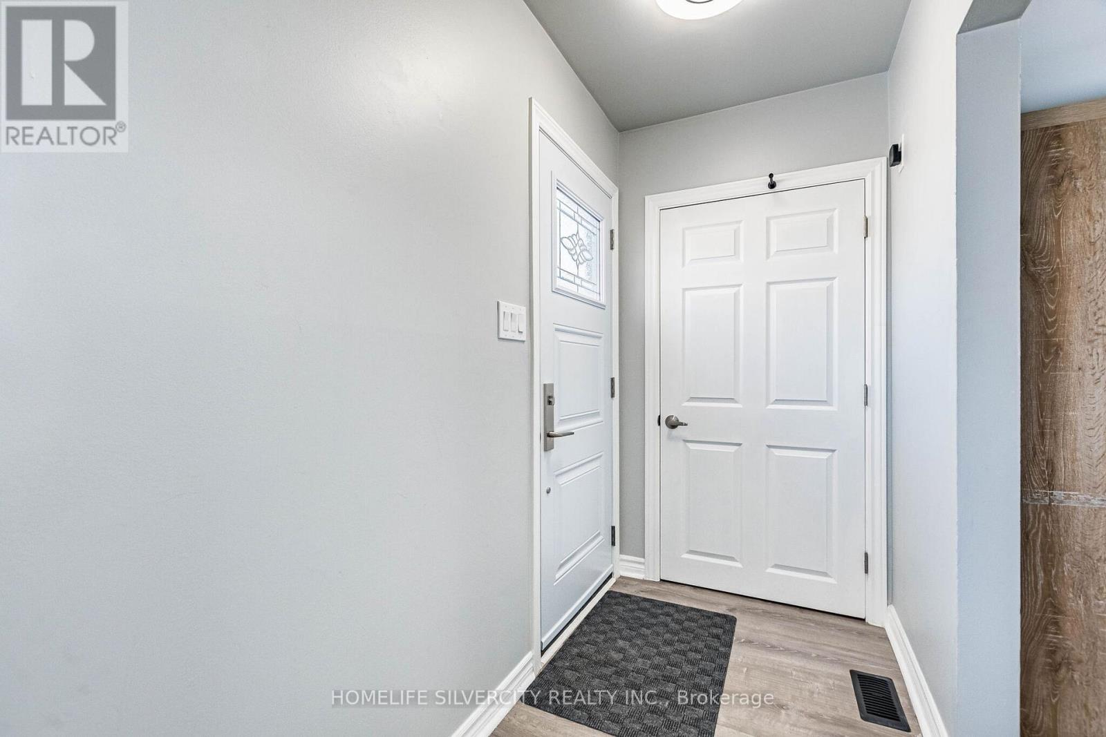 19 Garfield Crescent, Brampton (Brampton North), Ontario  L6V 1V7 - Photo 4 - W13165118