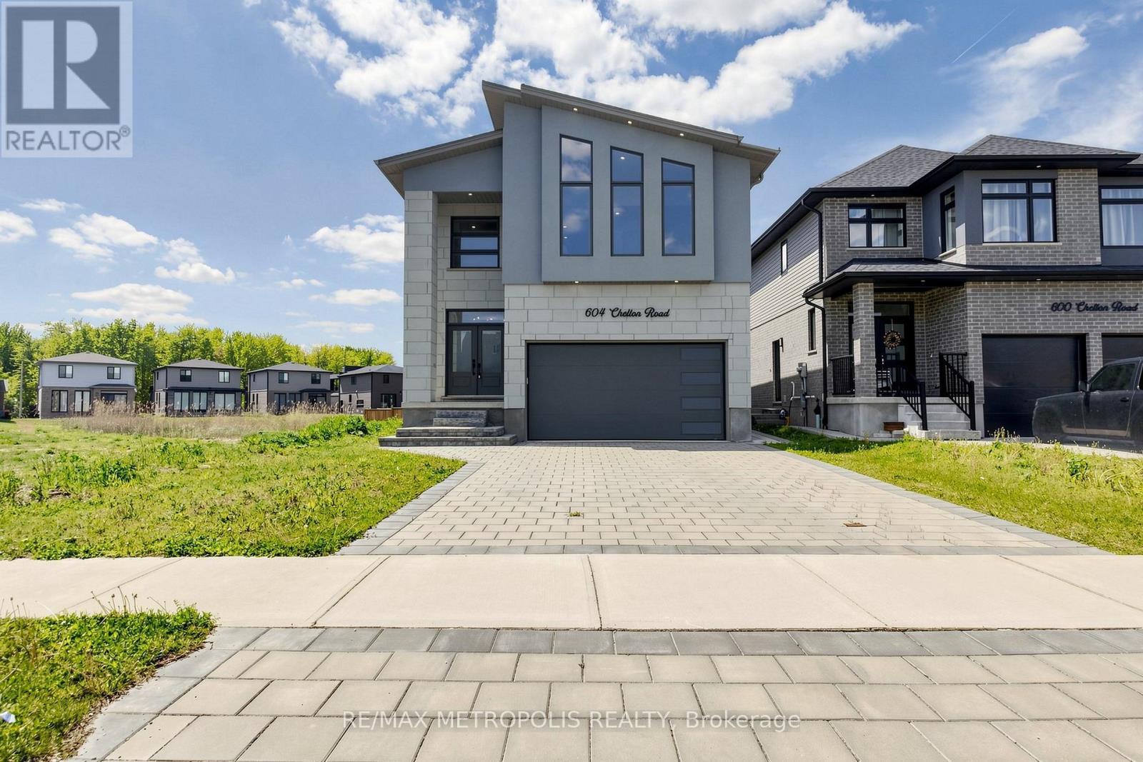 604 CHELTON ROAD, london south (south u), Ontario
