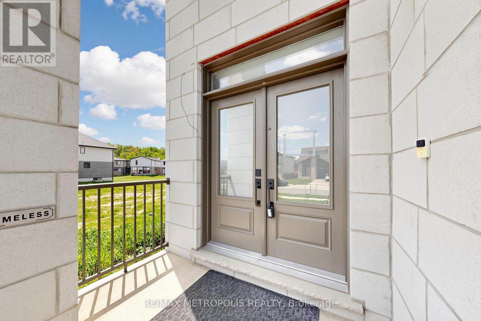 604 Chelton Road, London South (South U), Ontario  N6M 0H7 - Photo 3 - X13165040