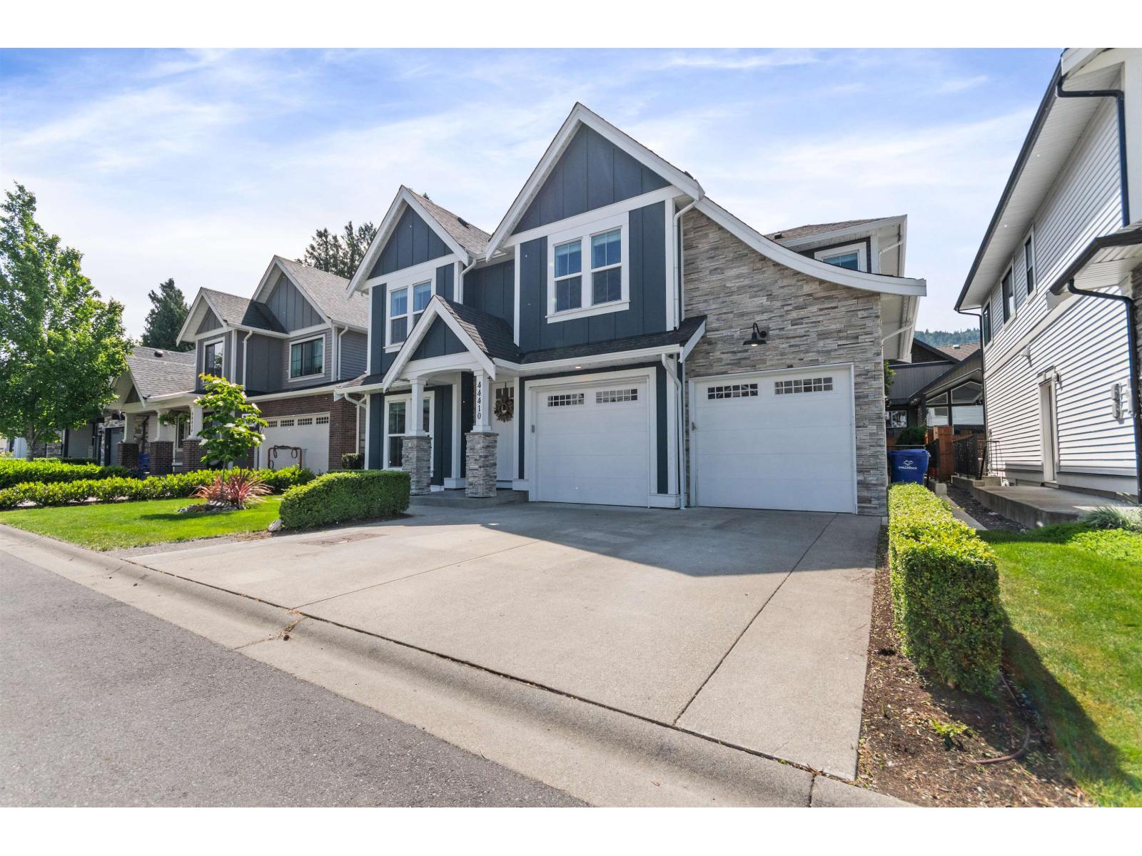 44410 Freshwater Drive, Sardis South, Chilliwack, British Columbia  V2R 6A3 - Photo 2 - R3127098