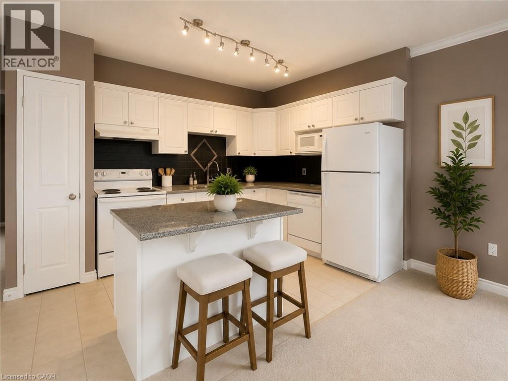 255 Keats Way Unit# 606, Waterloo, Ontario N2L 6N6 - Photo 3 - 40832852