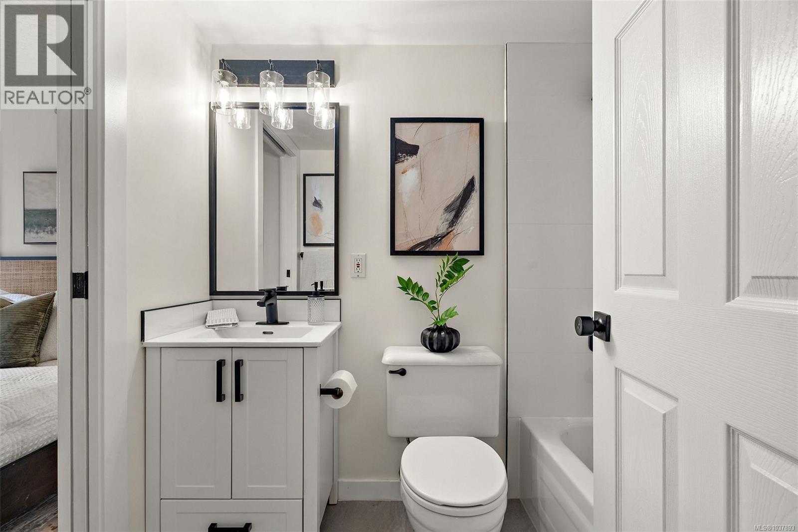 205 520 Dunedin St, Victoria, British Columbia  V8T 2L6 - Photo 5 - 1037893