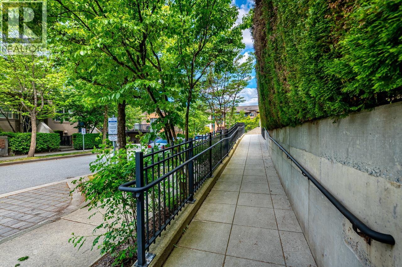 203 400 Klahanie Drive, Port Moody, British Columbia  V3H 5K9 - Photo 30 - R3127101