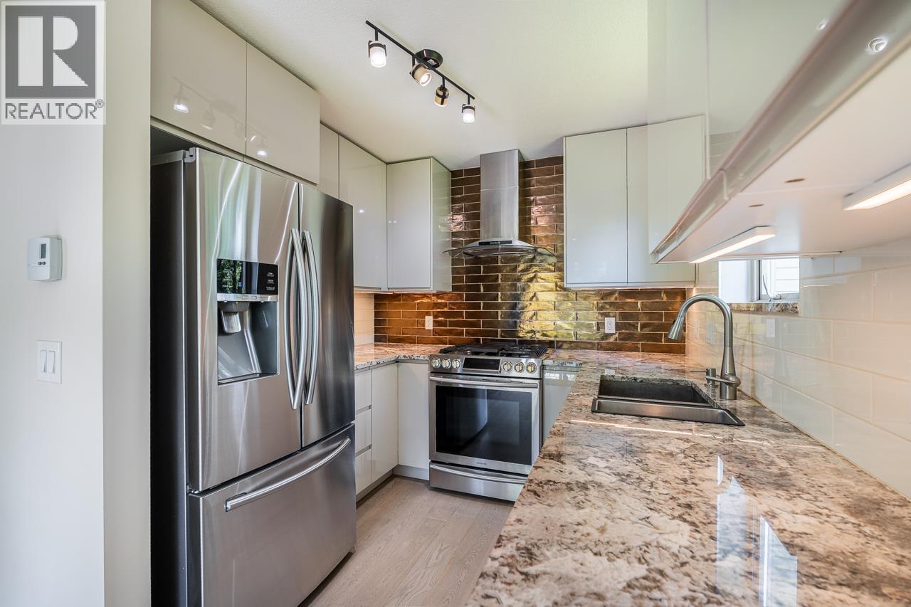 203 400 Klahanie Drive, Port Moody, British Columbia  V3H 5K9 - Photo 9 - R3127101