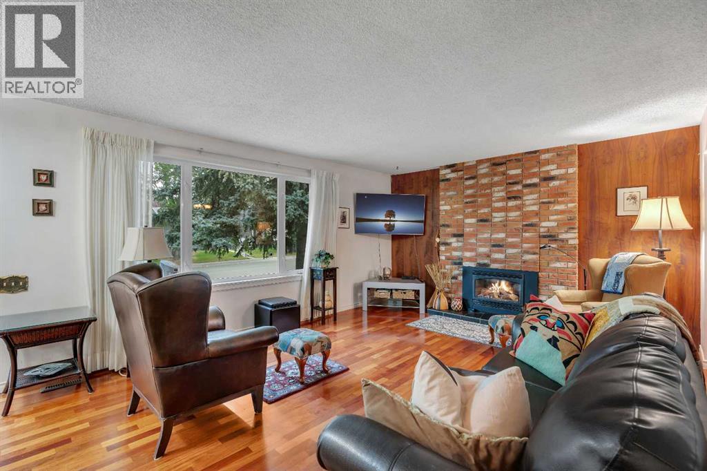 4623 31 Avenue NE, Calgary, Alberta  T1Y 1G8 - Photo 4 - A2308865