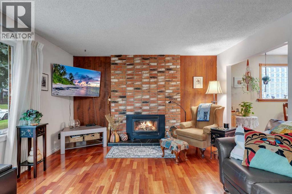 4623 31 Avenue NE, Calgary, Alberta  T1Y 1G8 - Photo 3 - A2308865