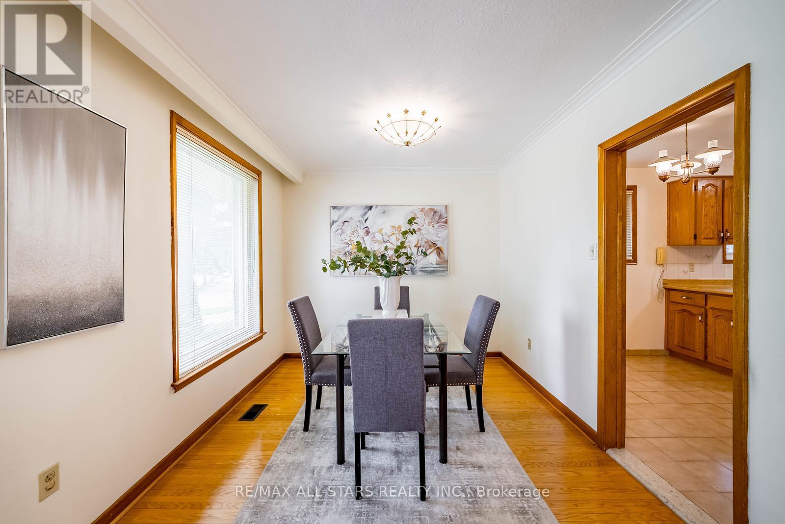 26 Summerglade Drive, Toronto, Ontario  M1S 1W8 - Photo 11 - E13165152
