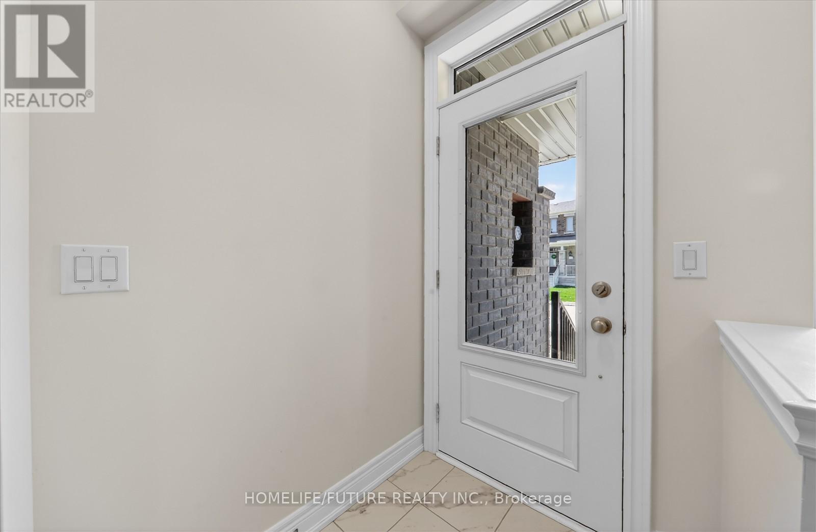 2957 Gatestone Path, Pickering, Ontario  L1X 2R5 - Photo 5 - E13165154