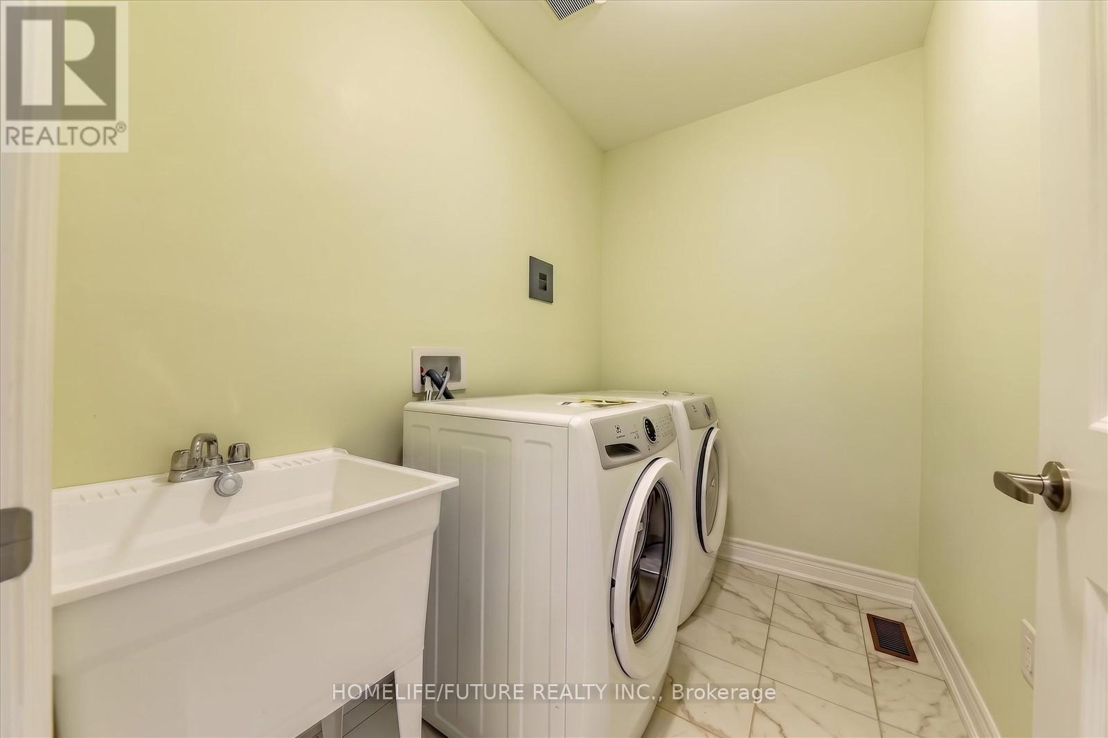 2957 Gatestone Path, Pickering, Ontario  L1X 2R5 - Photo 9 - E13165154