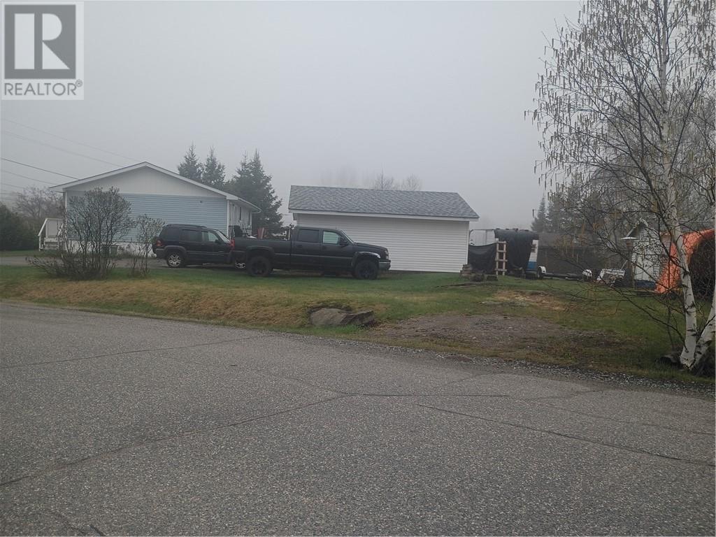 1642 Olivia Street, Val Caron, Ontario  P3N 1N8 - Photo 2 - 2127952