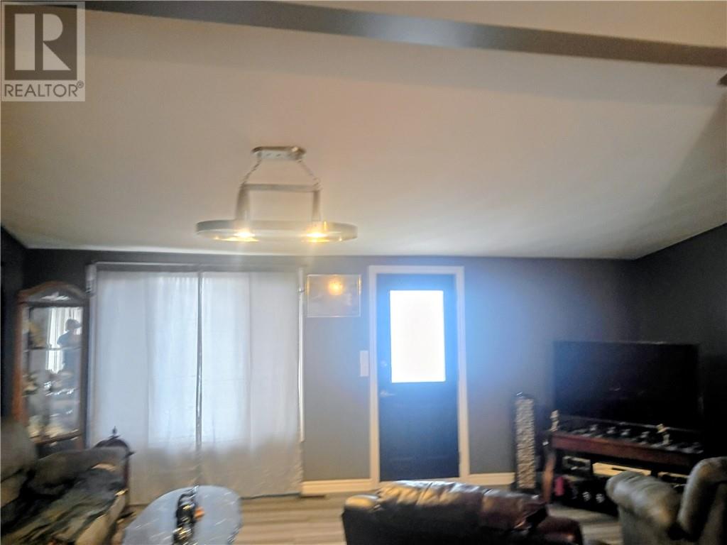 1642 Olivia Street, Val Caron, Ontario  P3N 1N8 - Photo 4 - 2127952