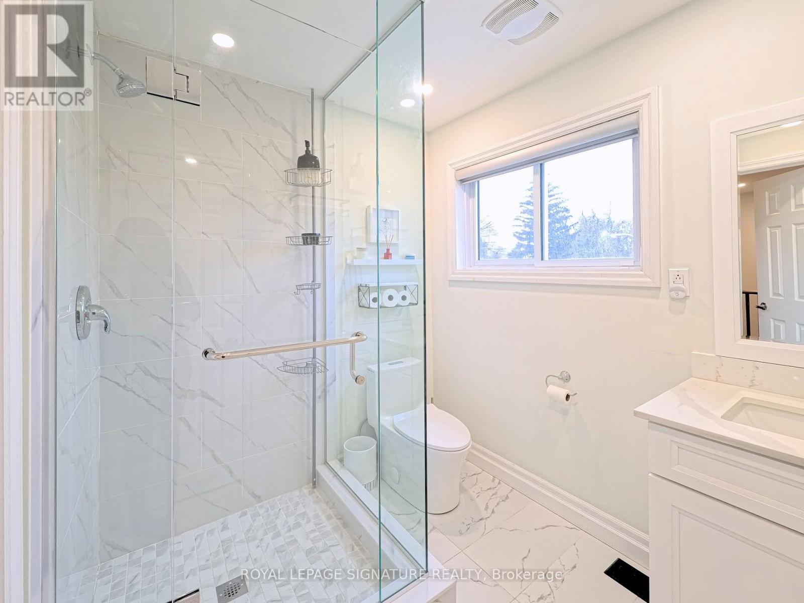 94 Meighen Avenue, Toronto, Ontario  M4B 2H7 - Photo 16 - E13162874