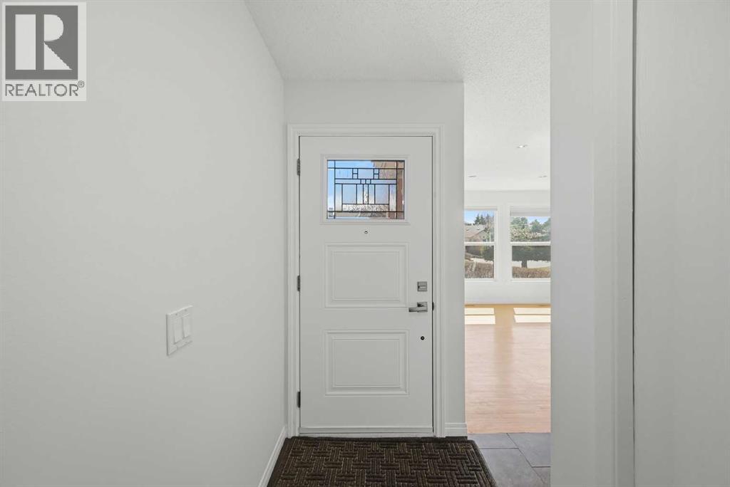 92 Whitlock Close Ne, Calgary, Alberta  T1Y 4X3 - Photo 3 - A2305994