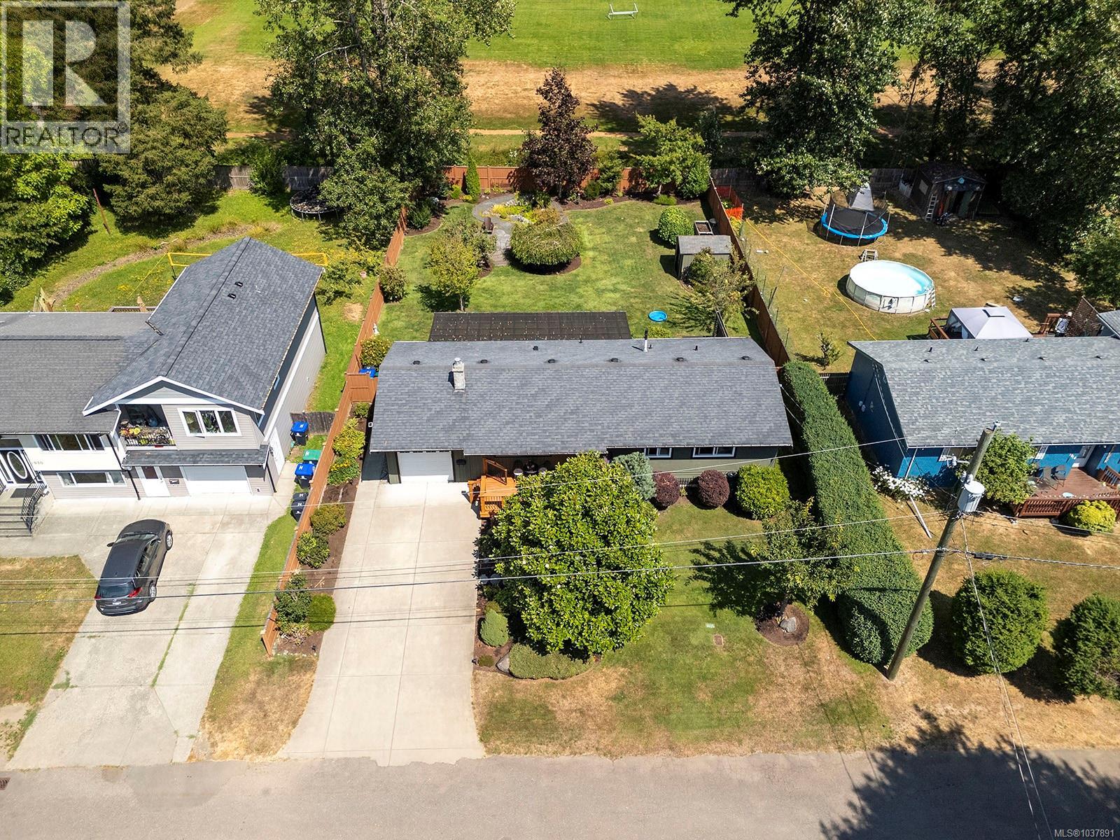 1922 Richardson Ave, Comox, British Columbia  V9M 2B4 - Photo 41 - 1037891