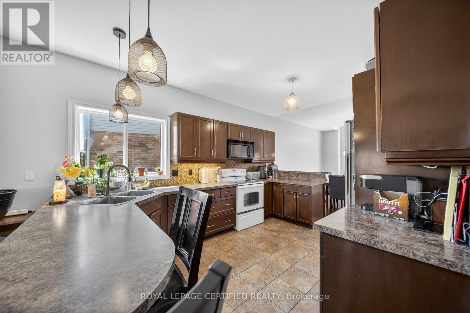 91 Candlewood Drive, Hamilton (Stoney Creek Mountain), Ontario  L8J 0A3 - Photo 10 - X13165122