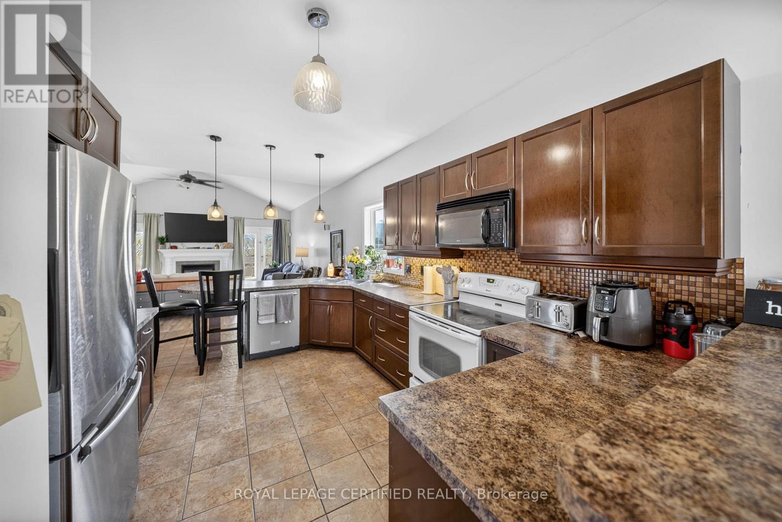 91 Candlewood Drive, Hamilton (Stoney Creek Mountain), Ontario  L8J 0A3 - Photo 9 - X13165122