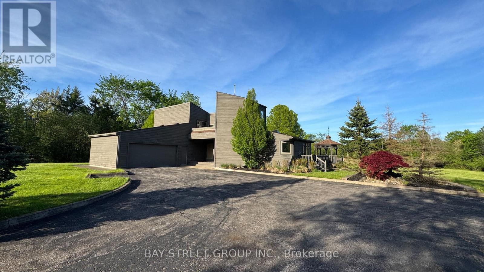 10638 Willoughby Drive, Niagara Falls (Lyons Creek), Ontario  L2E 6S6 - Photo 1 - X13165124