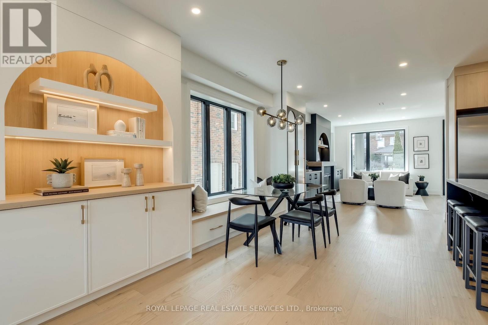 561 Durie Street, Toronto, Ontario  M6S 3H2 - Photo 12 - W12966818