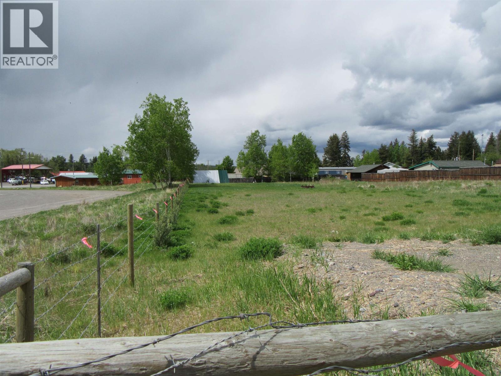 4841 Timothy Lake Road, Lac La Hache, British Columbia V0K 1T0 - Photo 2 - R3077908
