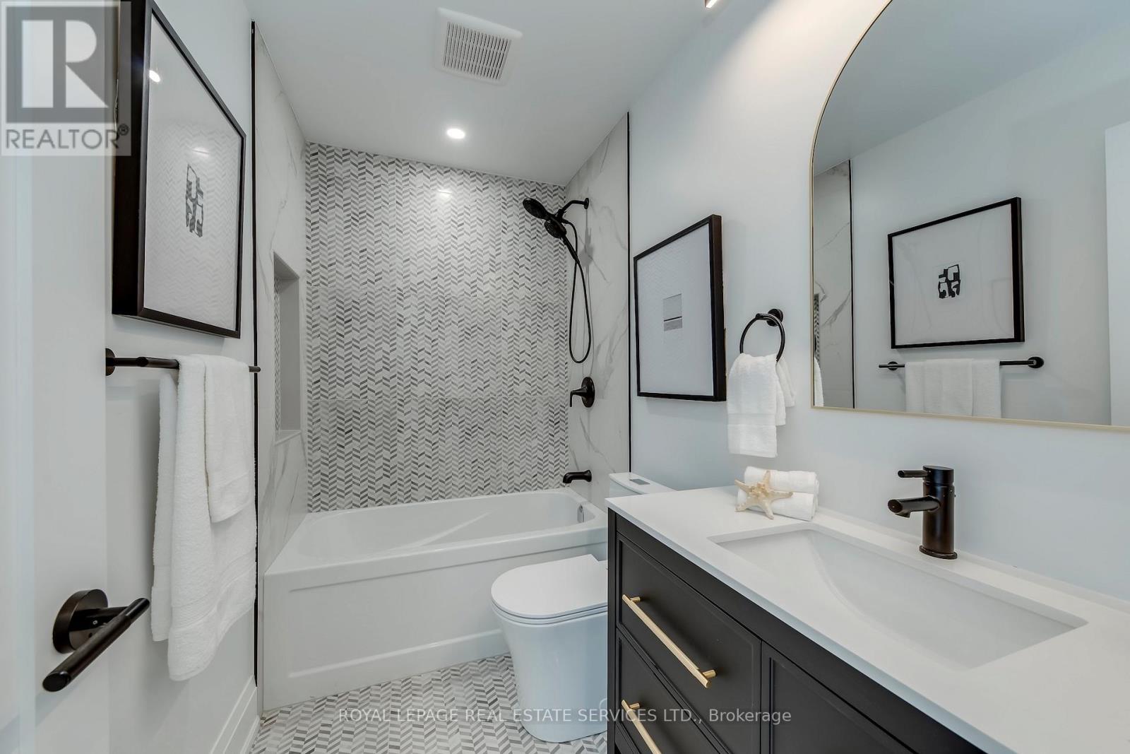 561 Durie Street, Toronto, Ontario  M6S 3H2 - Photo 34 - W12966818