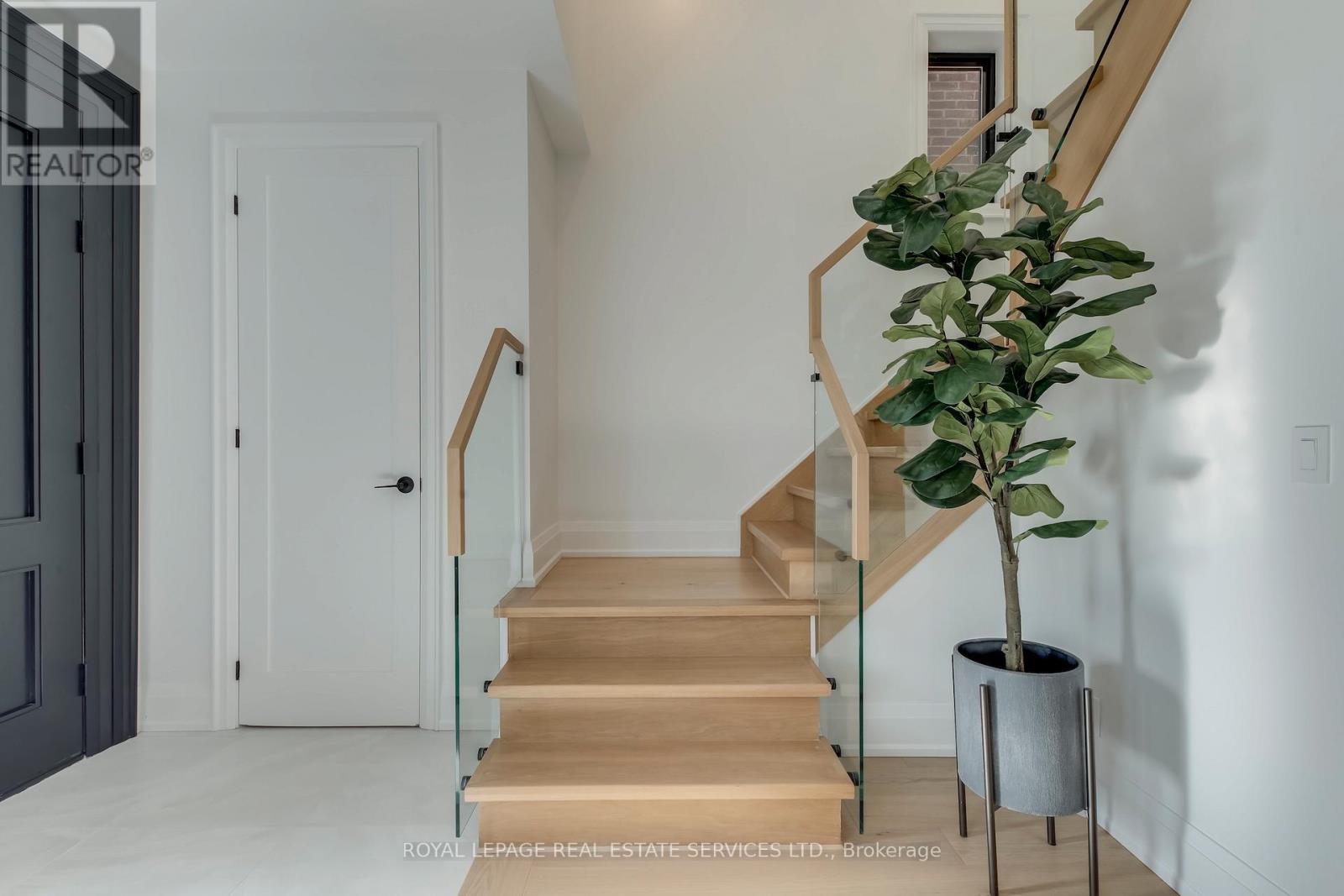 561 Durie Street, Toronto, Ontario  M6S 3H2 - Photo 21 - W12966818